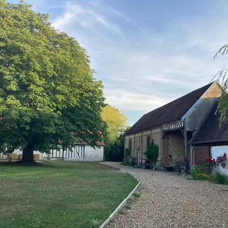 Grange Rousselin לינה וארוחת בוקר